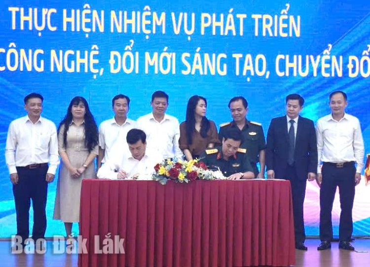 Đẩy mạnh ứng dụng công nghệ và chuyển đổi số trong lĩnh vực văn hóa, thể thao, du lịch
