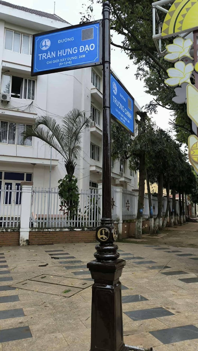 Những bảng tên đường mang đậm dấu ấn và bản sắc của Buôn Ma Thuột